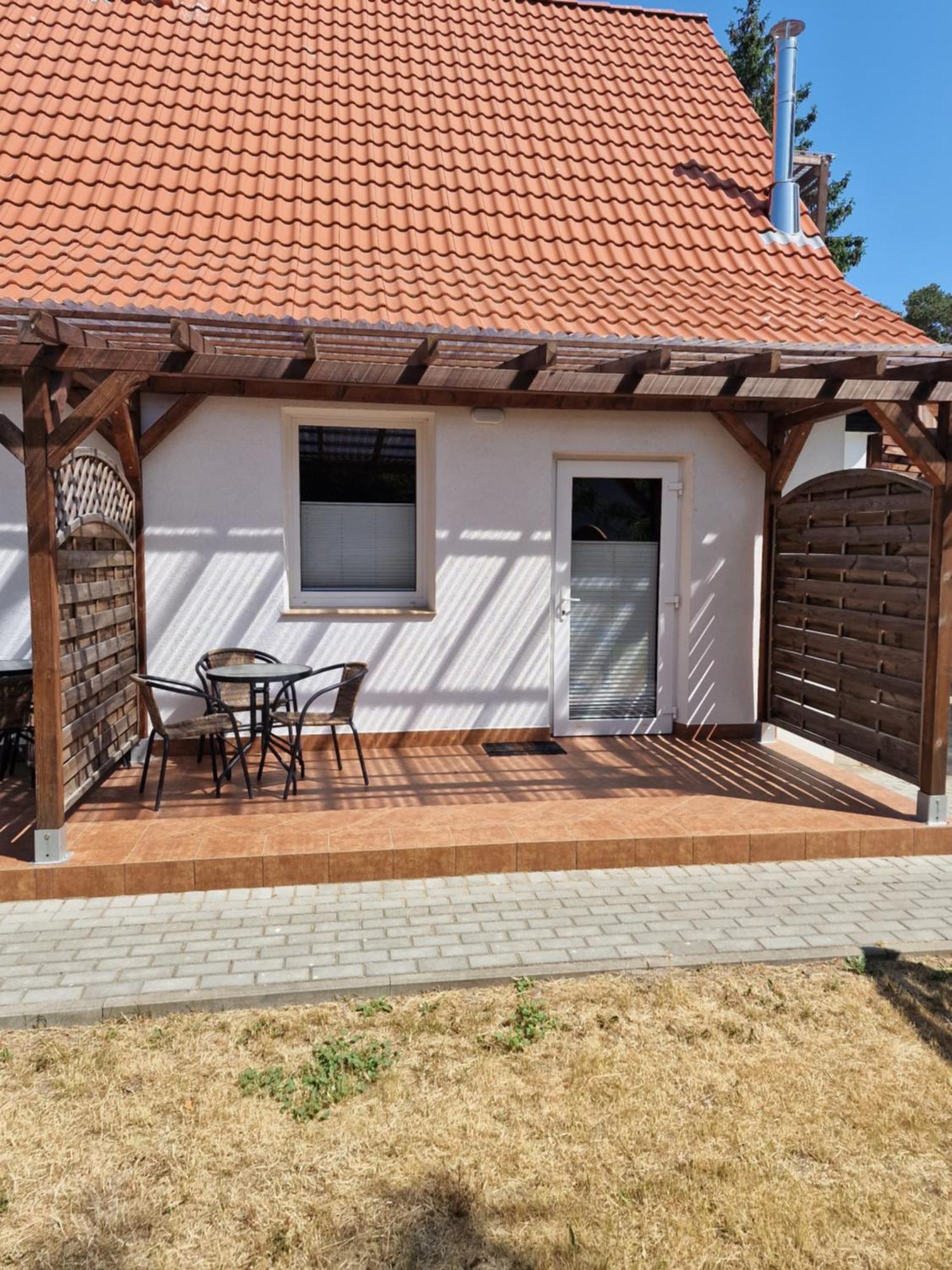 Ferienwohnung Dom Przy Plazy Dźwirzyno Exterior foto